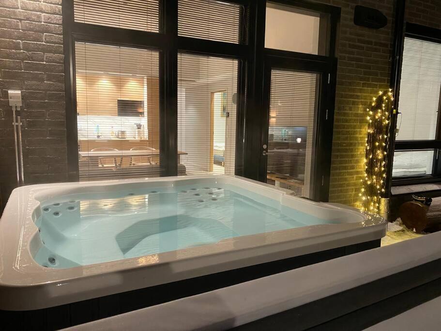 Levi Diamonds Luxury Ski-In&Out &Private Jacuzzi Sirkka Exterior foto